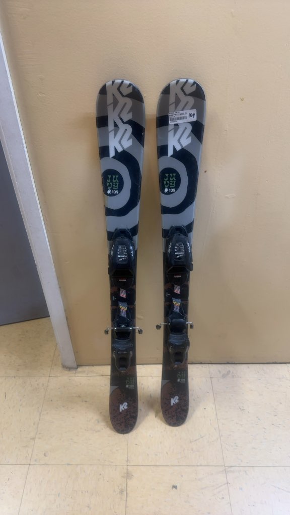 K2 Juvy Youth Skis with Marker 4.5 Bindings Used 109cm