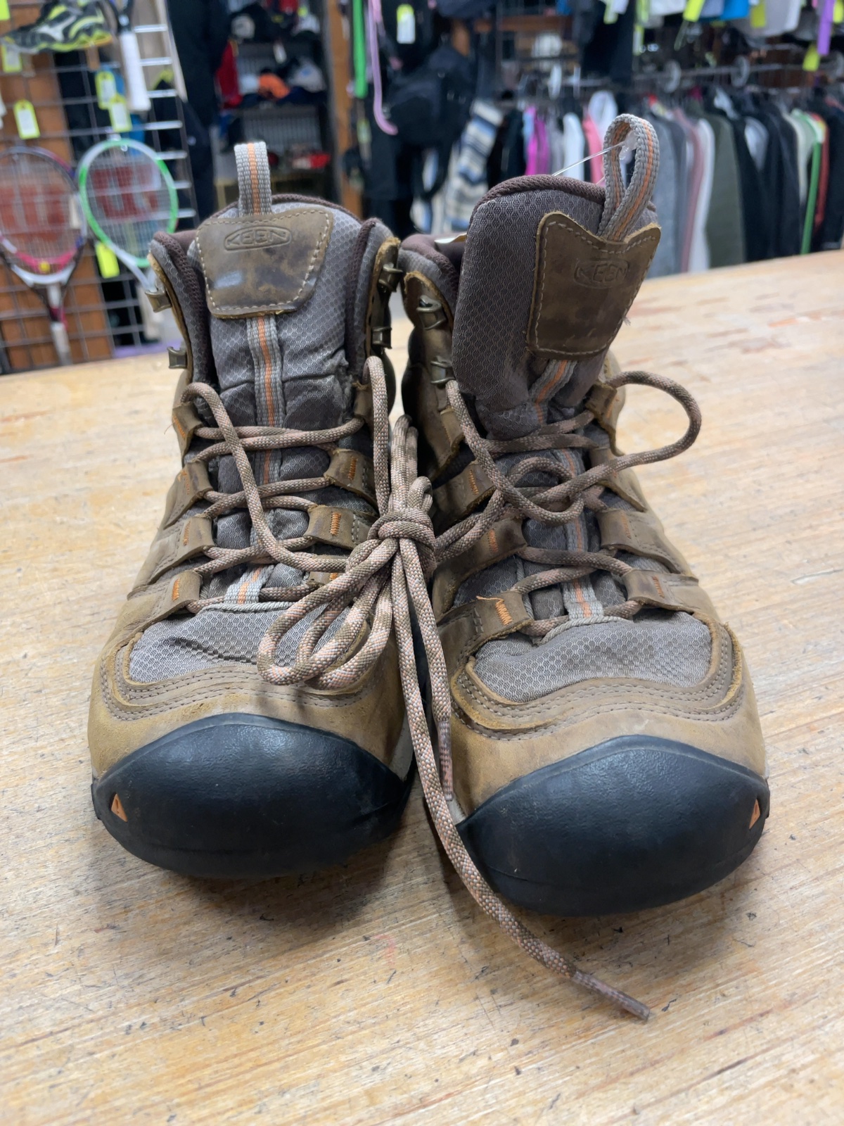 KEEN Hiking Boots Size 9 Brown