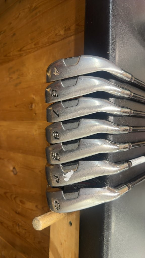 King Cobra S9 Iron Set 4-GW Graphite
(Missing a 5 iron)