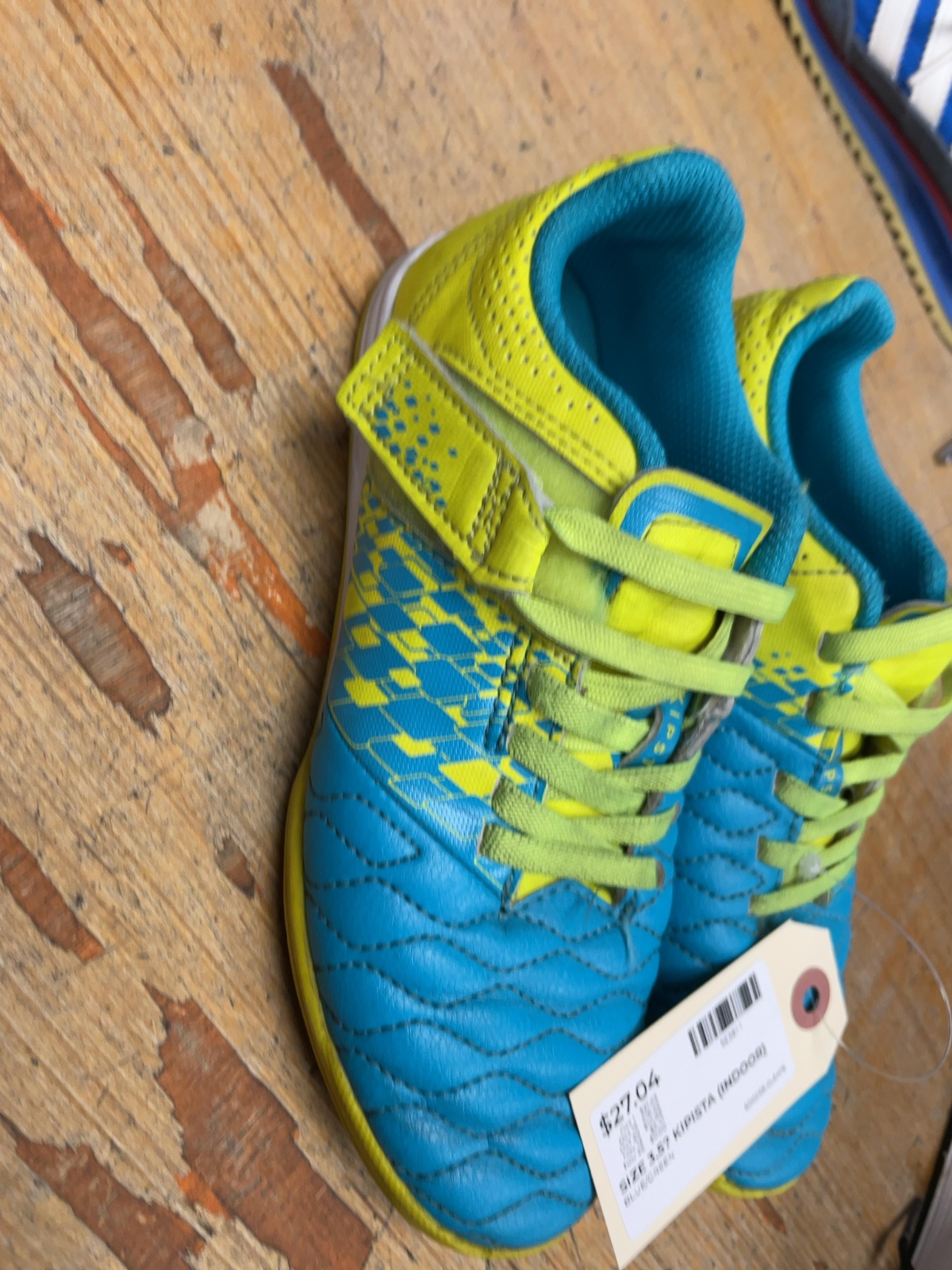 Kipsta Indoor Soccer Shoes Size 3.5 Blue/Green
