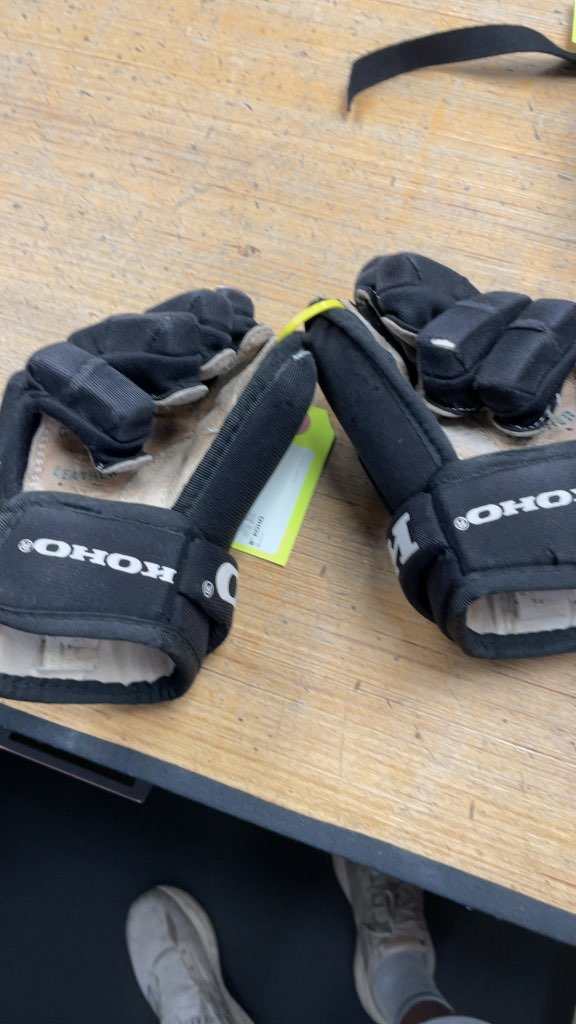 KOHO 68 Jagr 8" Hockey Gloves - Black