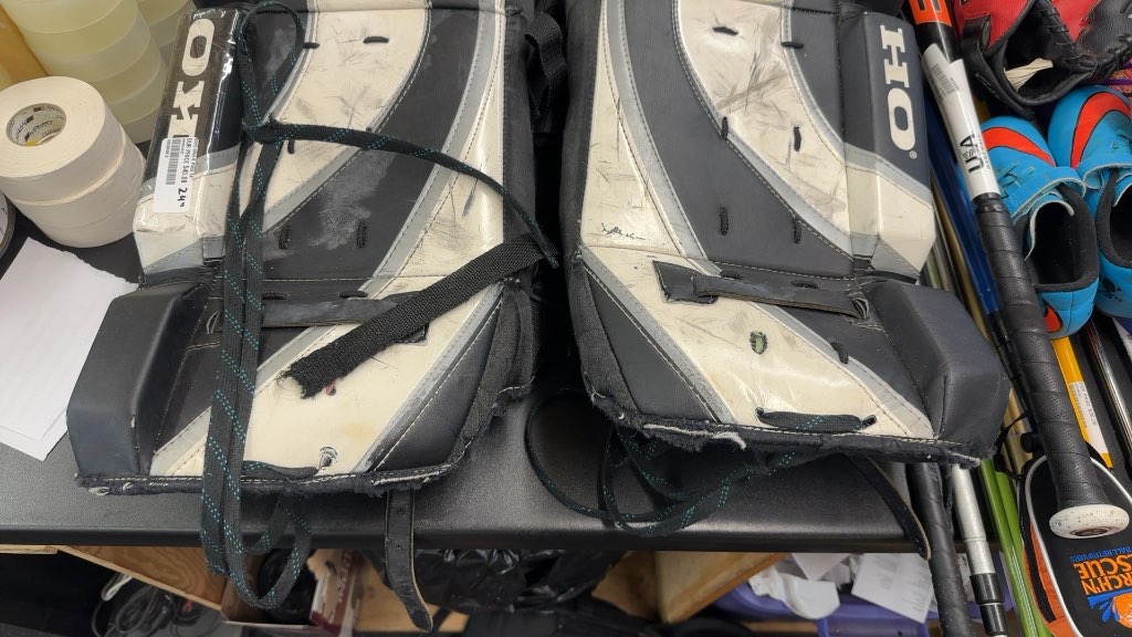 KOHO Goalie Pads 24" Black/White Used