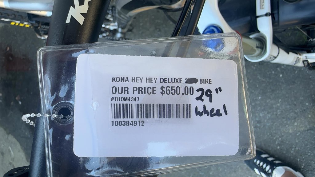 Kona Hei Hei Deluxe 29" Mountain Bike-in very good condition