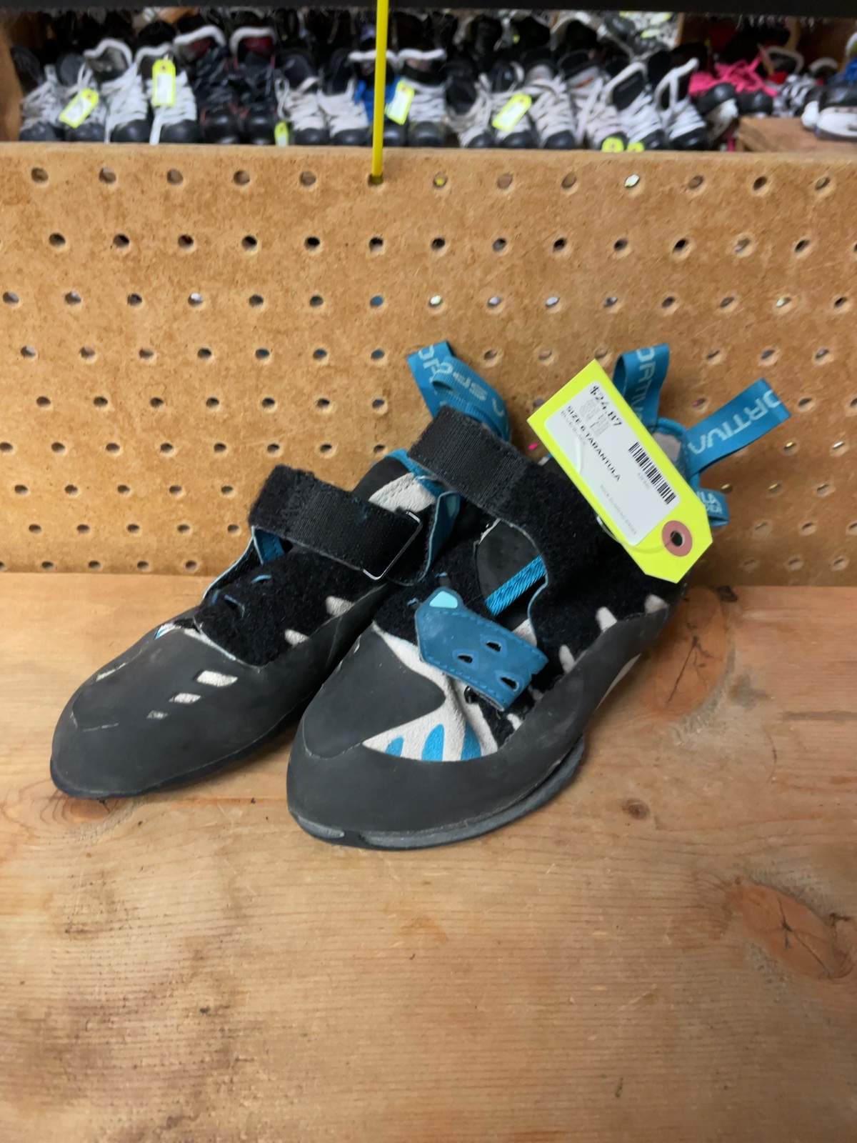 La Sportiva Tarantula Size 6 Rock Climbing Shoes