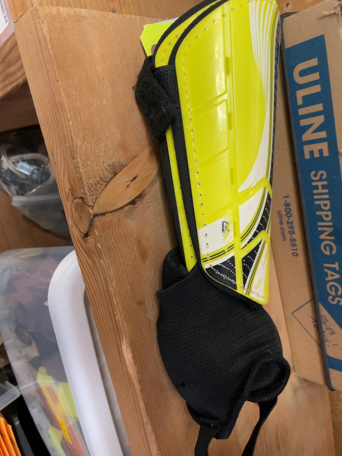 Lotto Soccer Shin Pads Size Small Yellow/Black