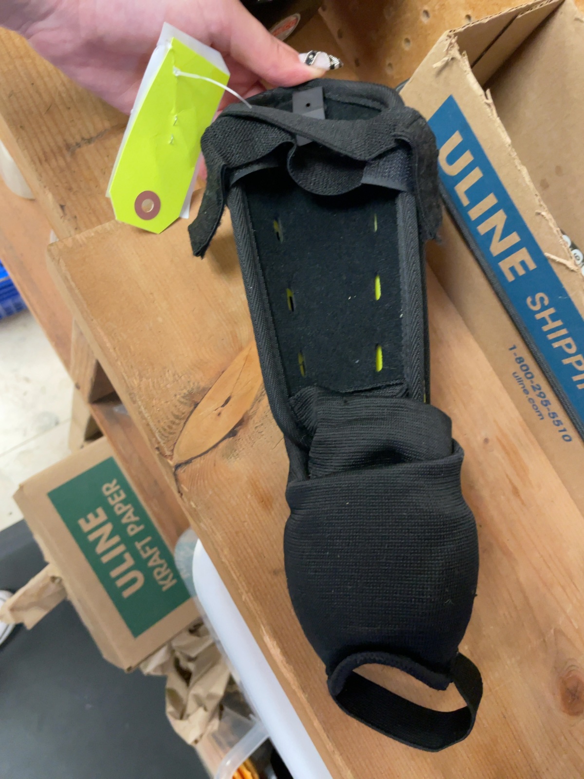 Lotto Soccer Shin Pads Size Small Yellow/Black