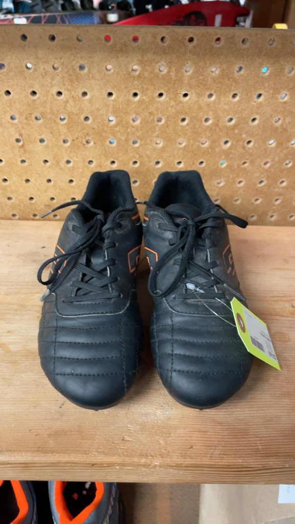 Lotto Youth Soccer Cleats - Black/Orange - Size 3