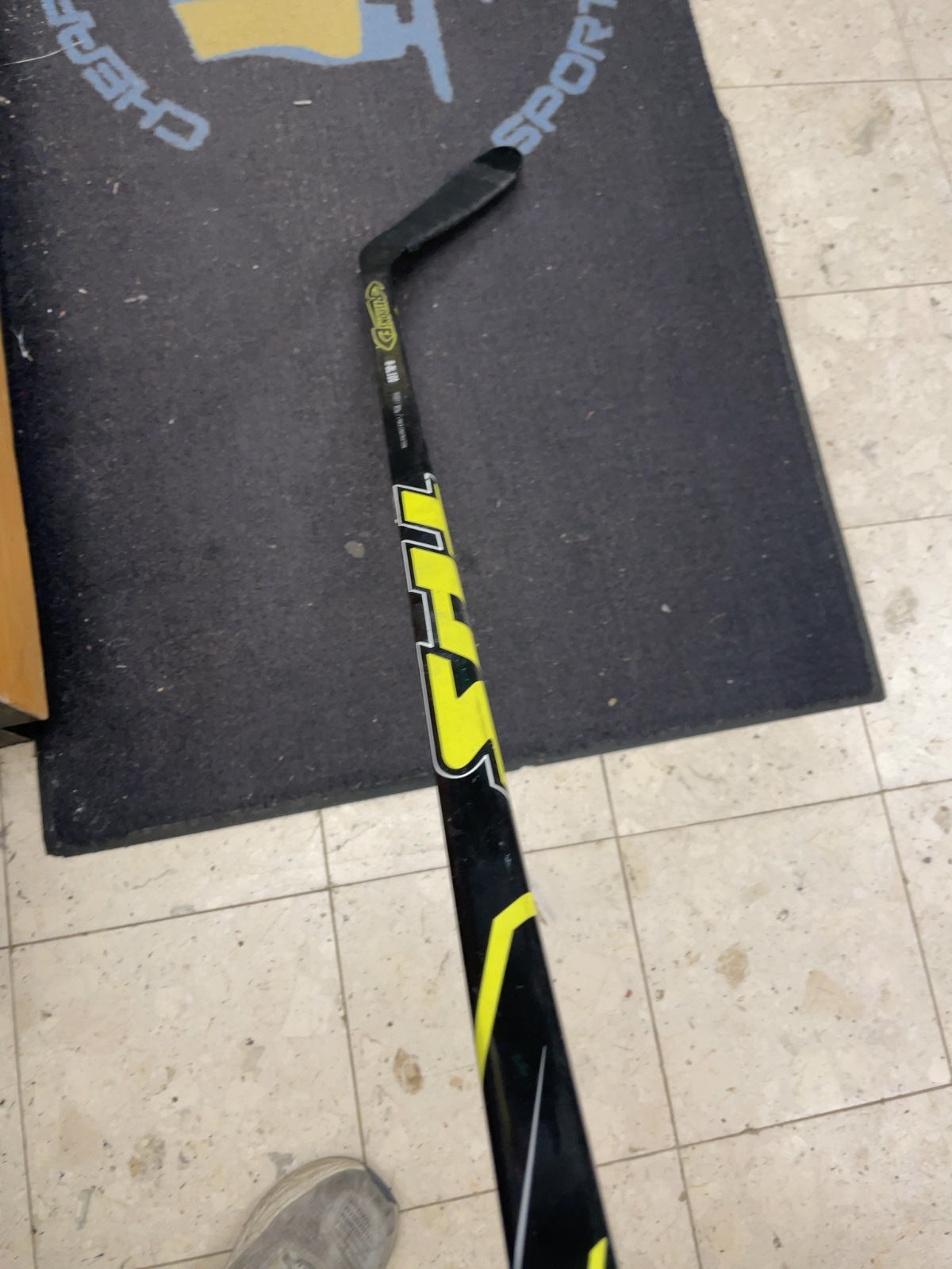 Louisville Response R-BL 100 Flex 40 P92 RH Hockey Stick