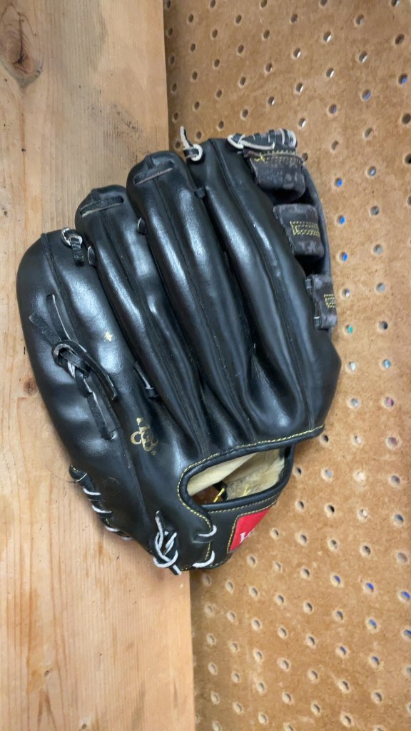 Louisville Slugger 12" Left-Handed Baseball Glove - Black