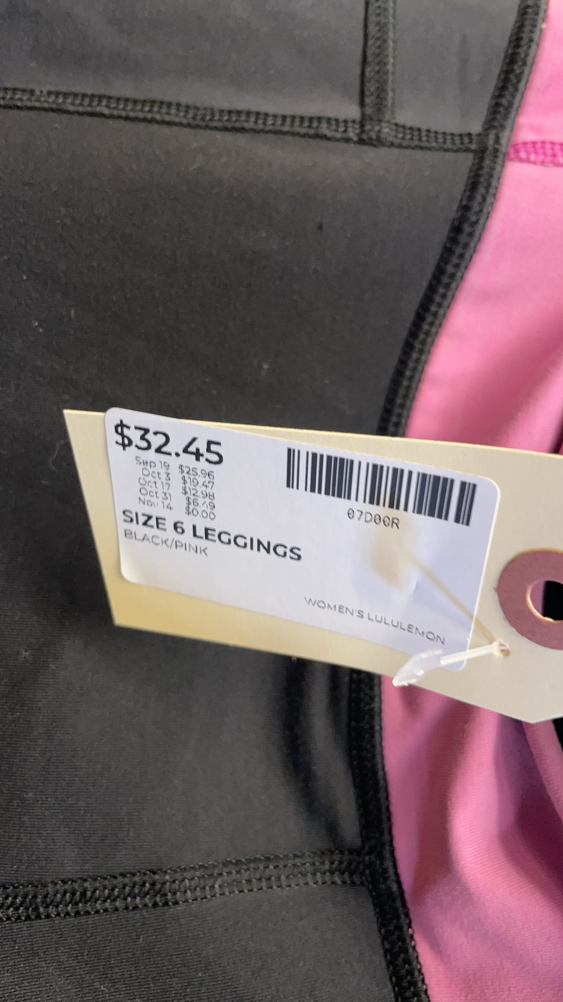 Lululemon Leggings Size 6 Black/Pink