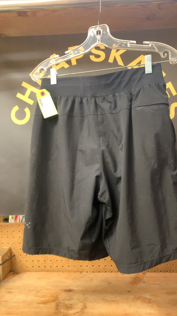 Lululemon Men's Athletic Shorts - Black - Size Small