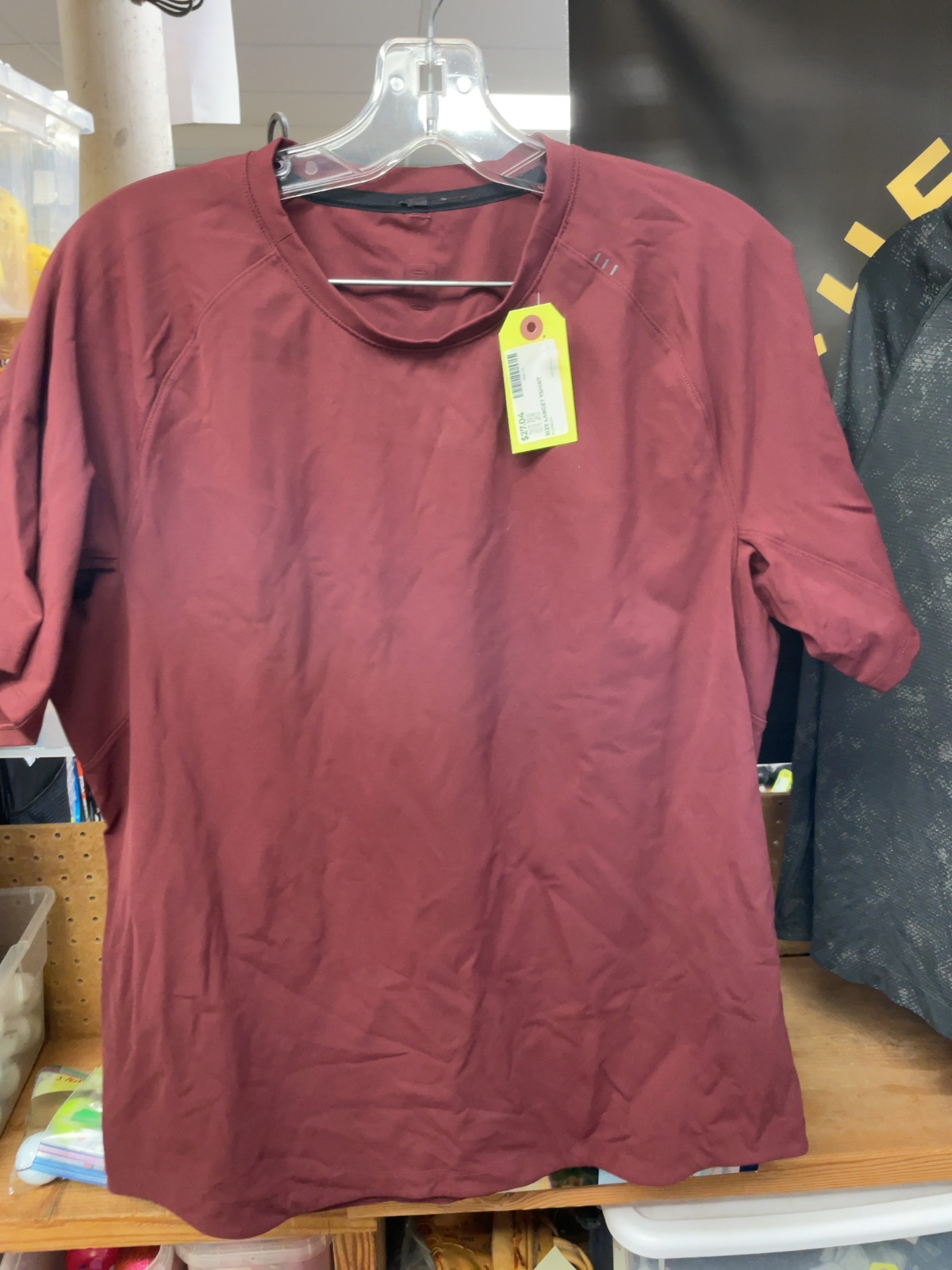 Lululemon Men's Athletic T-Shirt Size Large Maroon