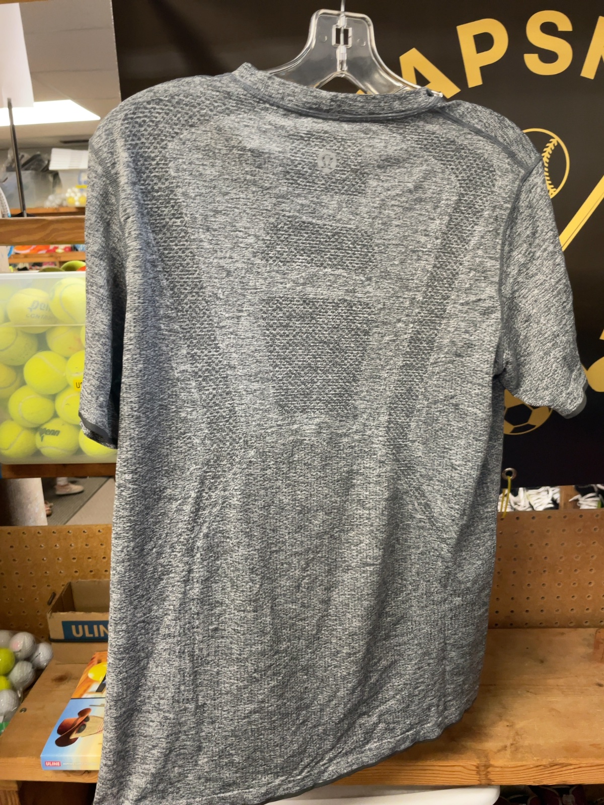Lululemon Metal Vent Tech Size XL? Short Sleeve Shirt Grey