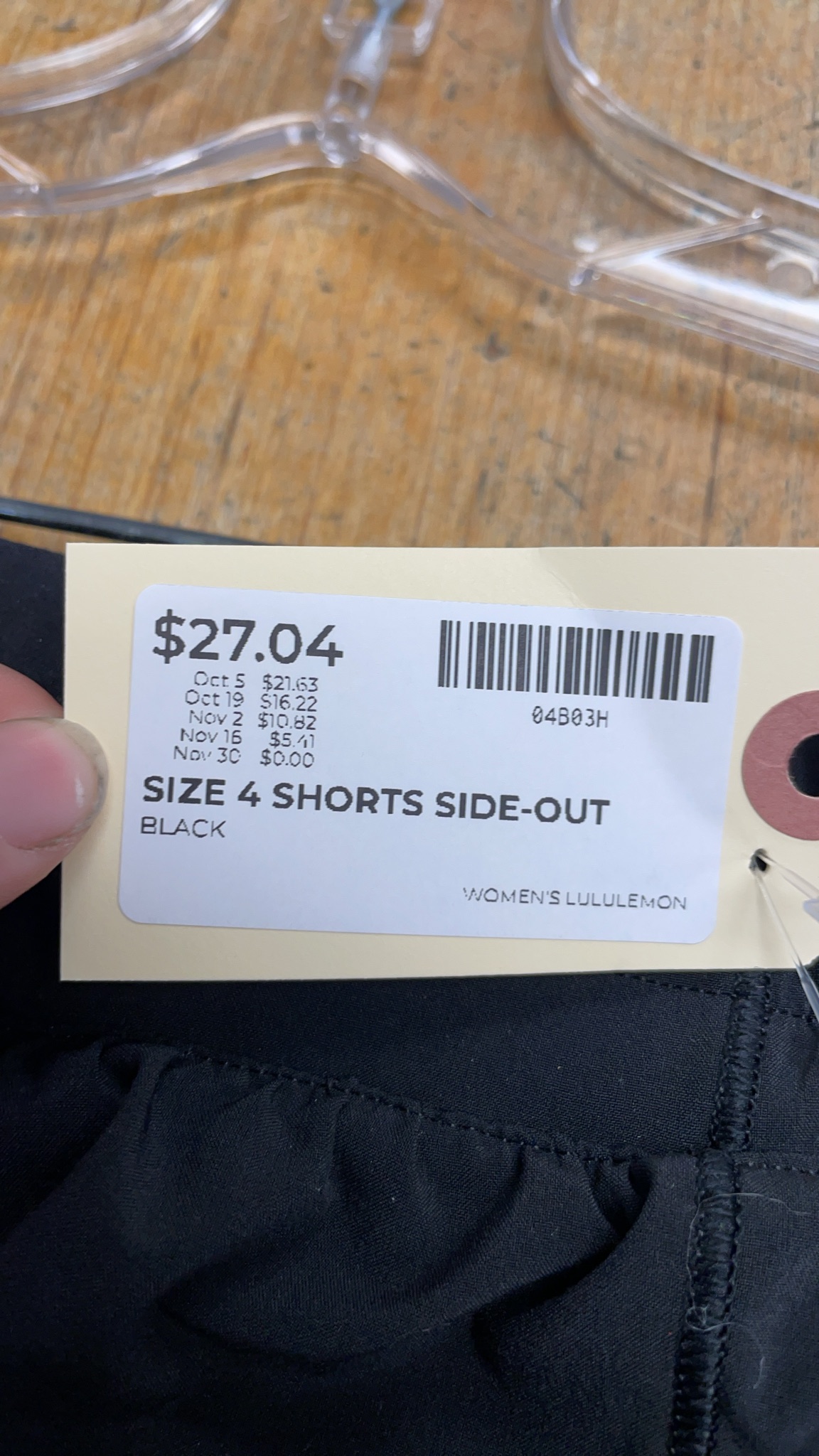 Lululemon Side-Out Size 4 Black Volleyball Shorts