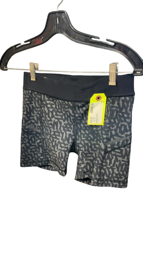 Lululemon Women's Athletic Shorts - Size 4 - Grey/Black Pattern