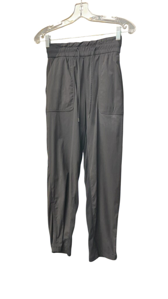 Lululemon Women's Black Pants - Size 6