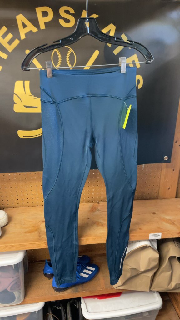 Lululemon Women's Blue Leggings - Size 4