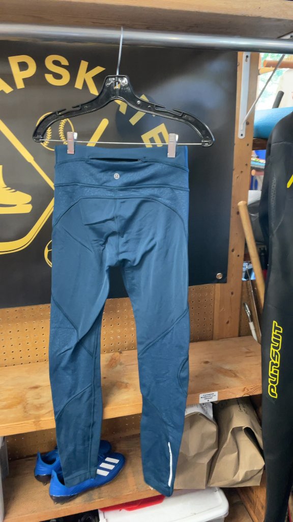 Lululemon Women's Blue Leggings - Size 4