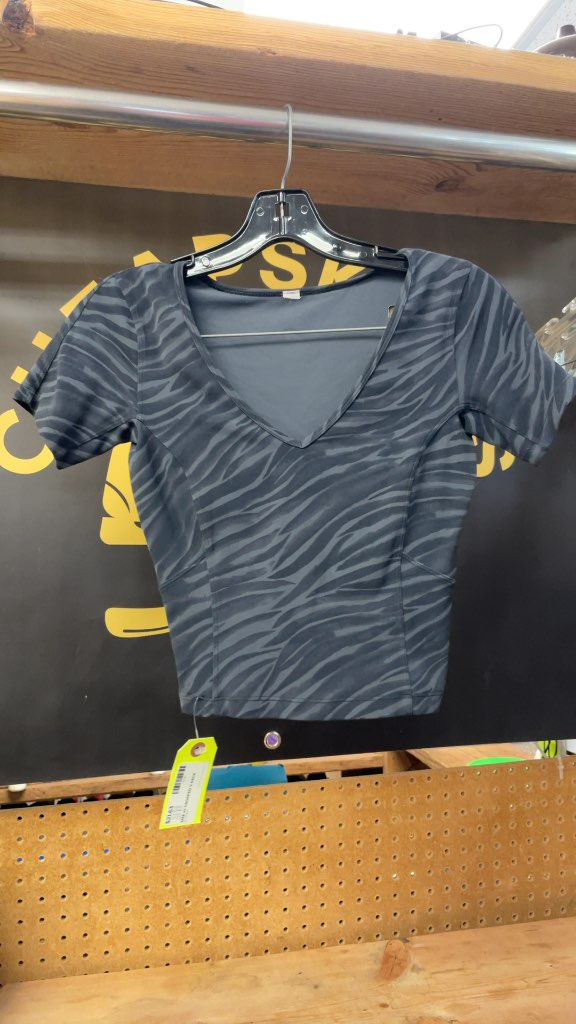 Lululemon Women's Cropped V-Neck Top Zebra Print Size 4
