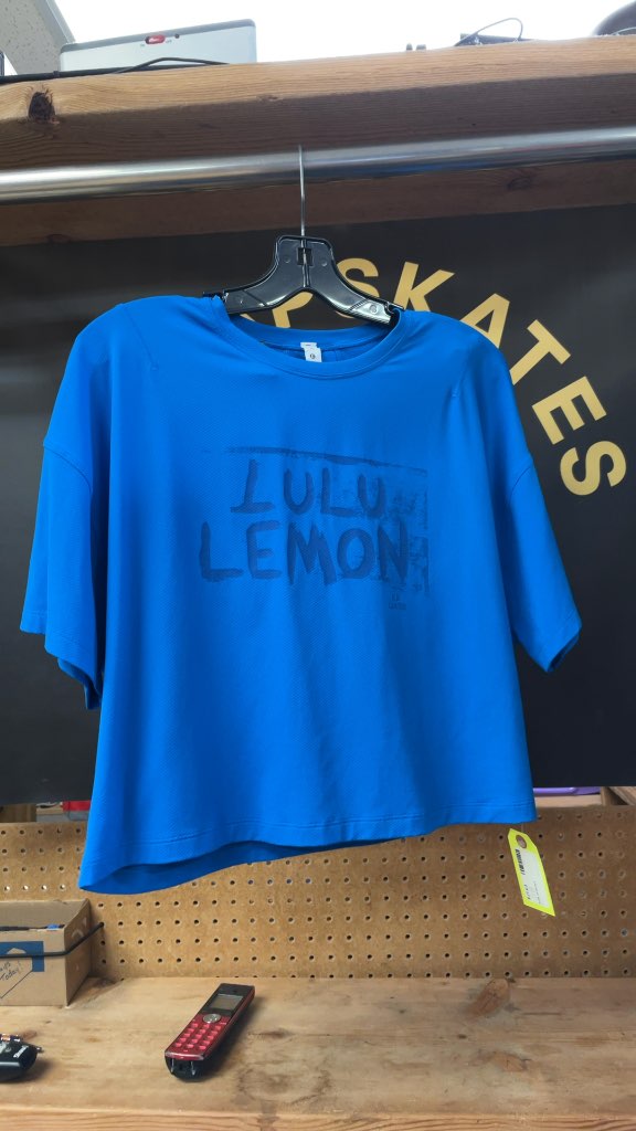 Lululemon Women's Graphic T-Shirt - Blue - Size 10