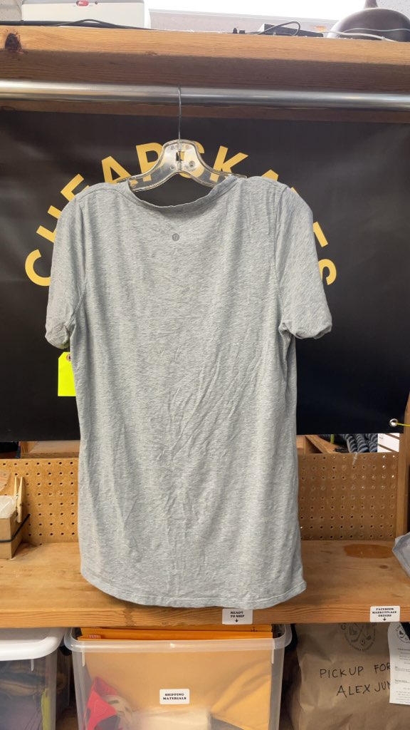 Lululemon Women's Grey V-Neck T-Shirt
