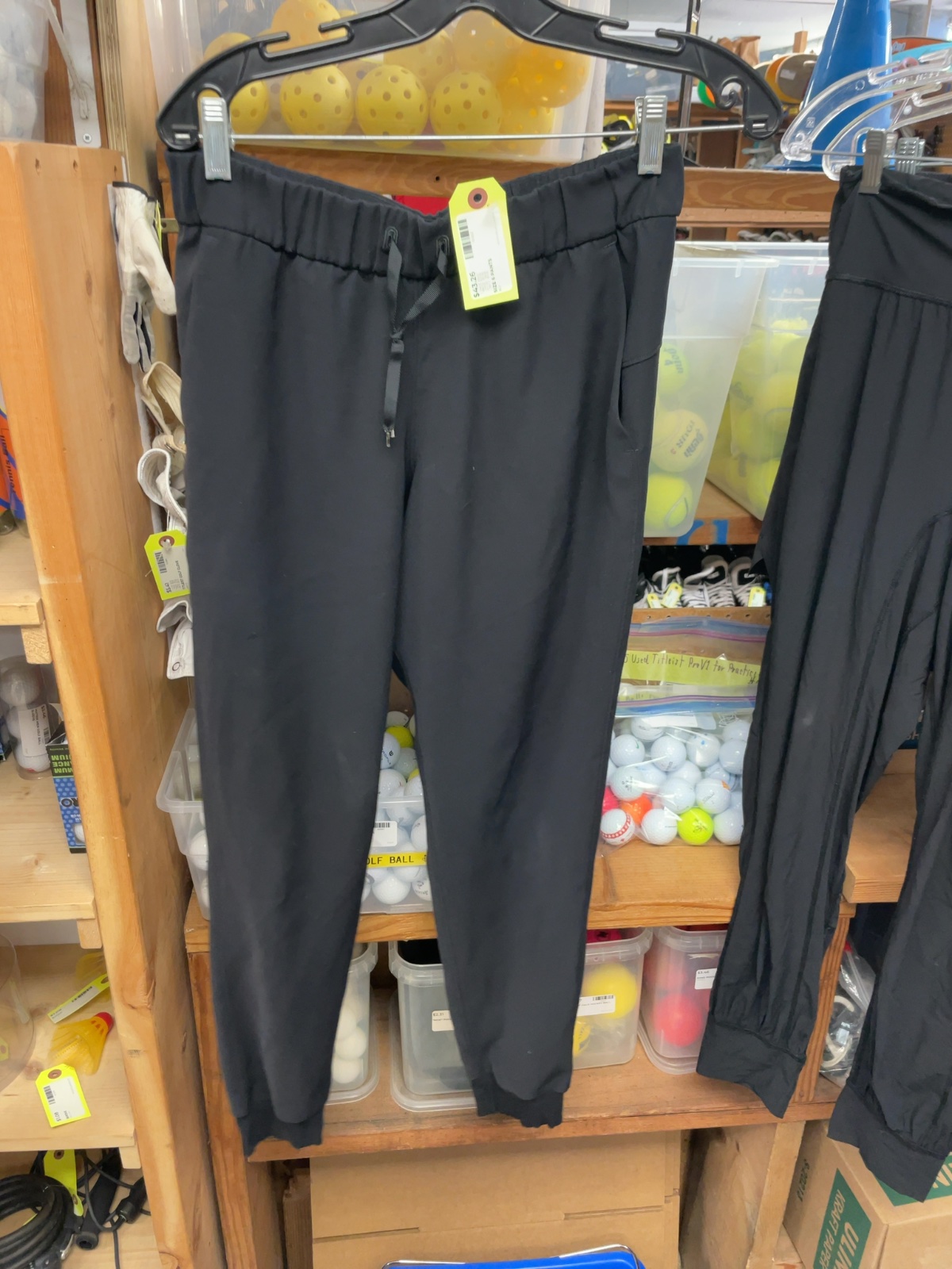 Lululemon Women's Size 6 Black Jogger Pants