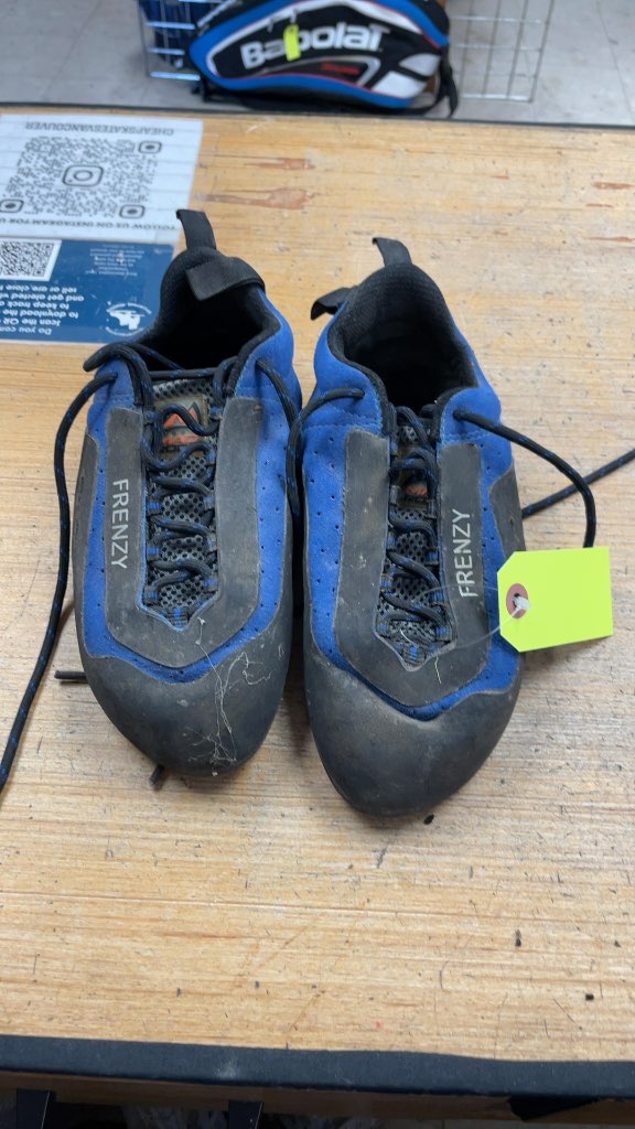 Mad Rock Frenzy Rock Climbing Shoes - Size 8.5