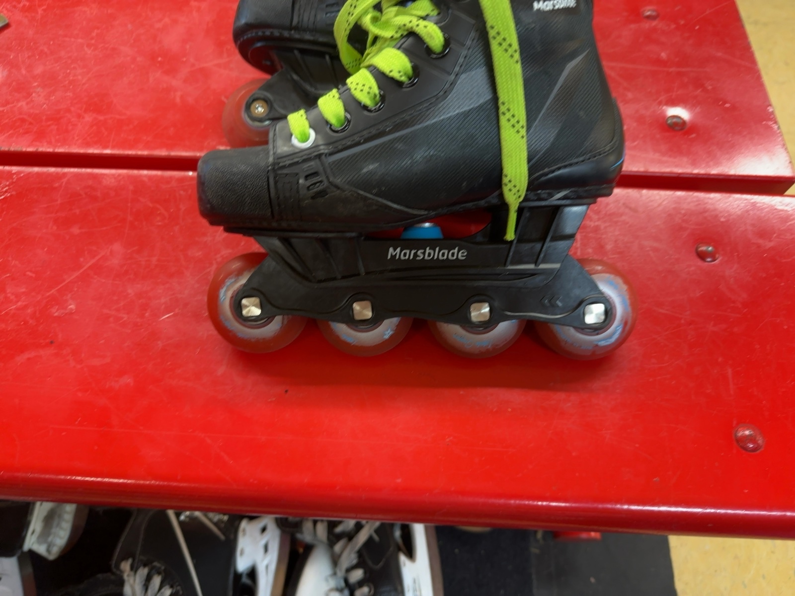 Marsblade Inline Skates - Size 2
With labeda gripper wheels