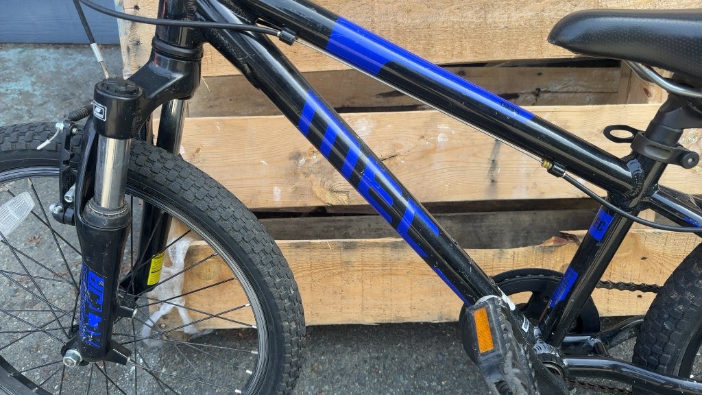 MEC Dash 20" Kids' Mountain Bike