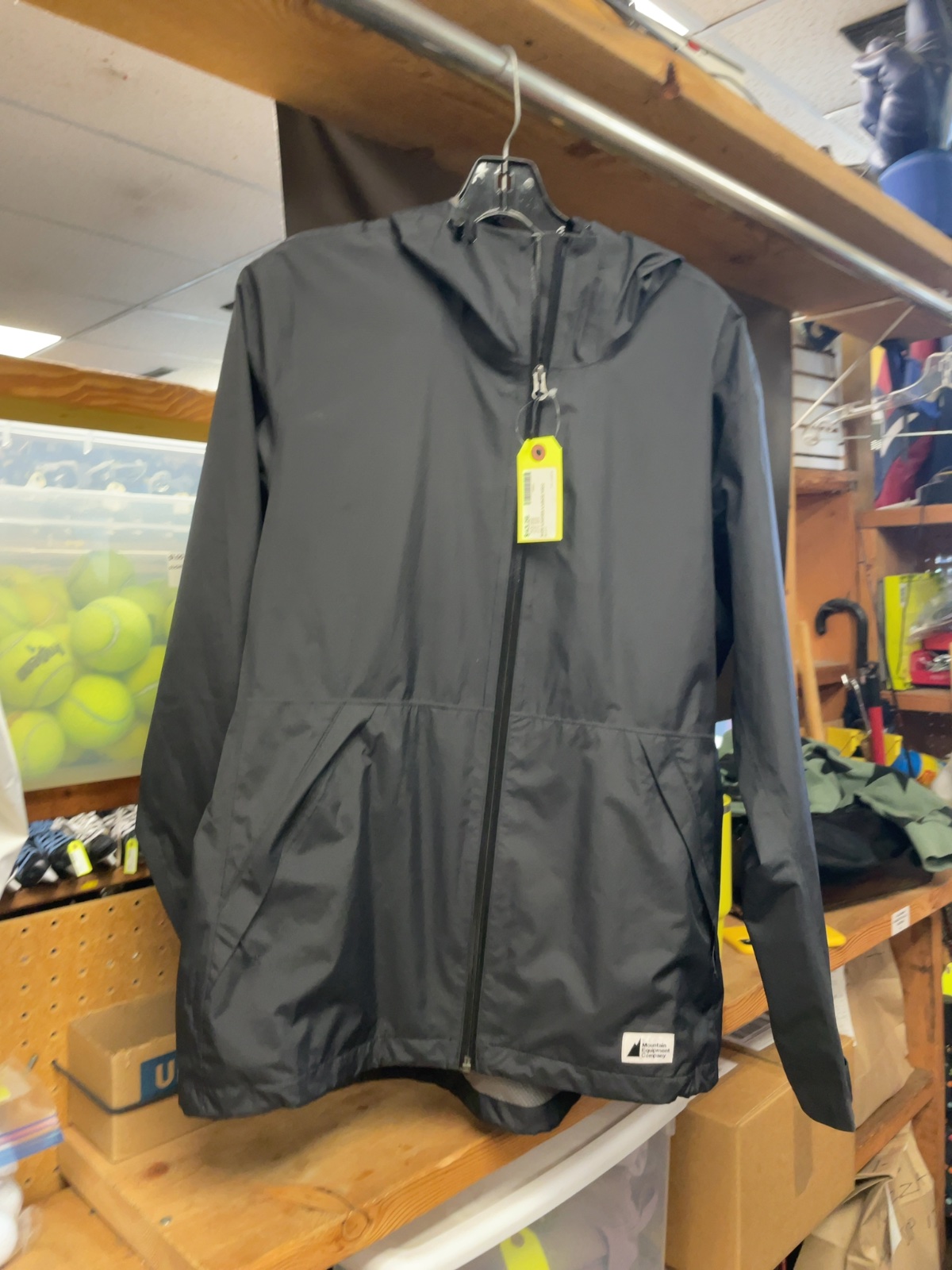 MEC Rain Jacket Ladies Large Black