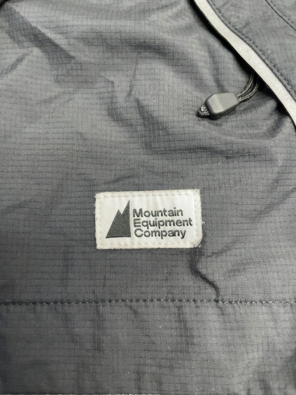 MEC Rain Jacket Size JR 10 Black