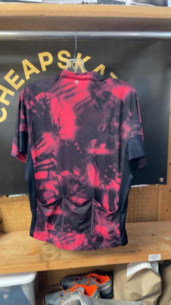 Men's Lululemon Cycling Shirt - Pink/Black Tie-Dye - Size XL