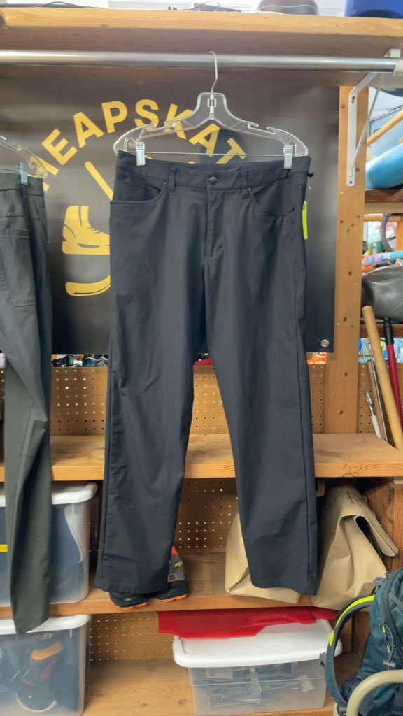Men's Lululemon Pants - Black - Size 34