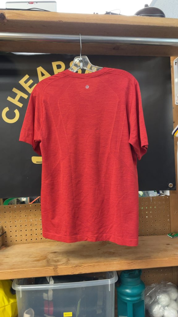 Men's Lululemon Short Sleeve Athletic T-Shirt - Red - Size Medium