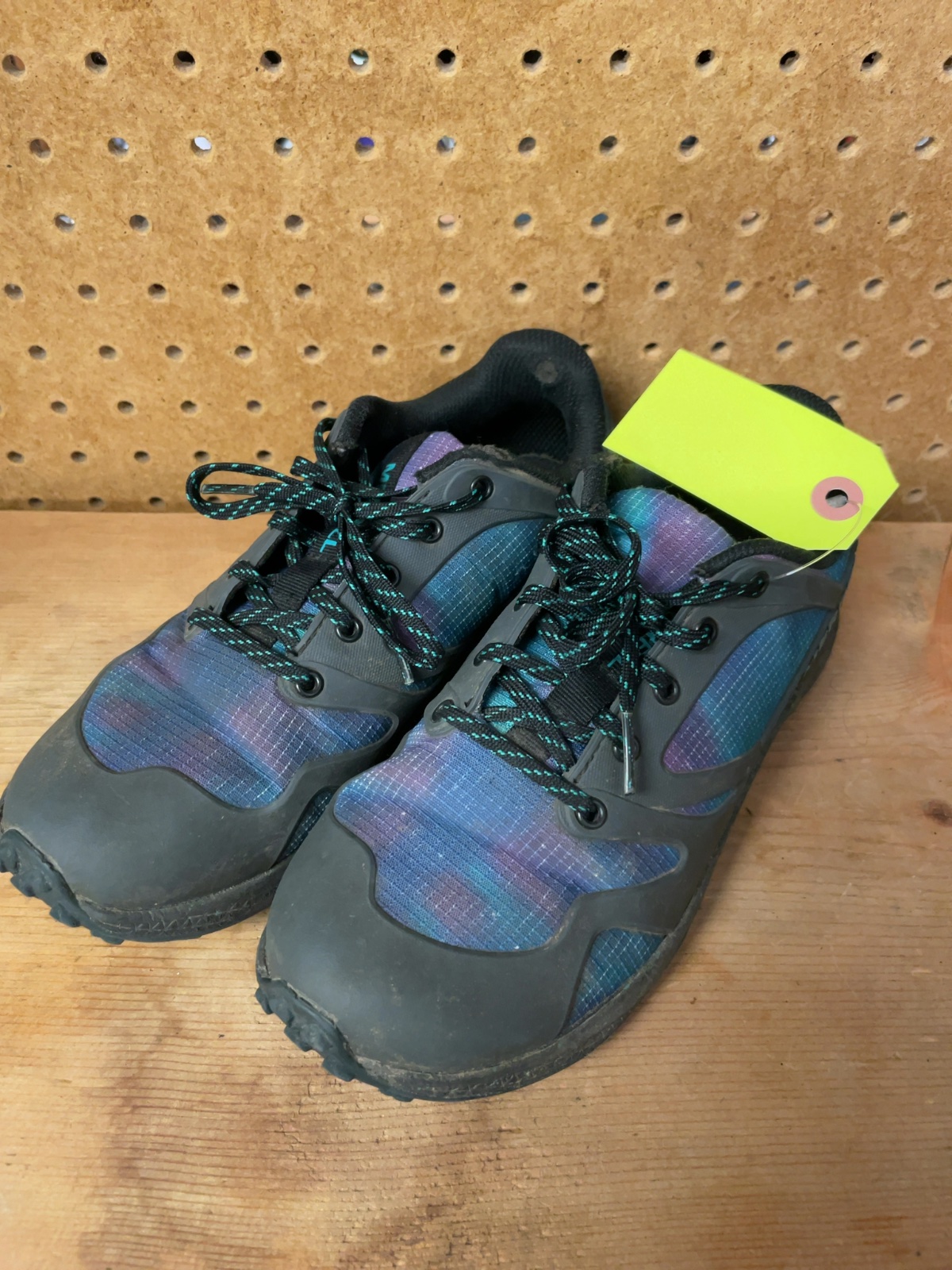 Merrell Hiking Shoes Size 4 Iridescent Pattern