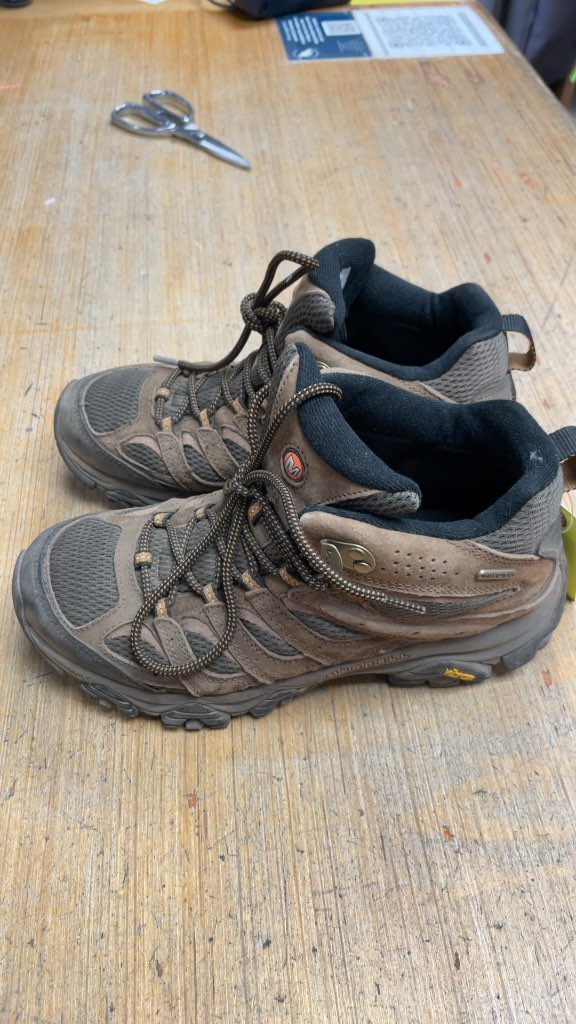 Merrell Men's Hiking Boots - Size 7