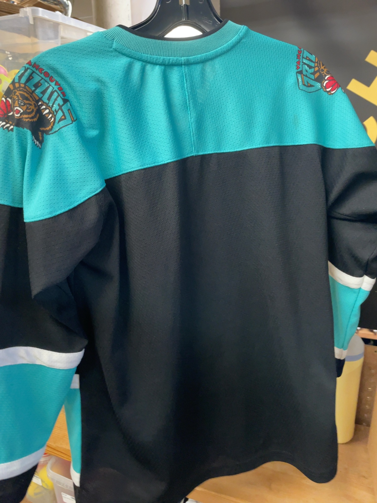 MightyMac Sports Vancouver Grizzlies Junior 10/12 Longsleeve Jersey