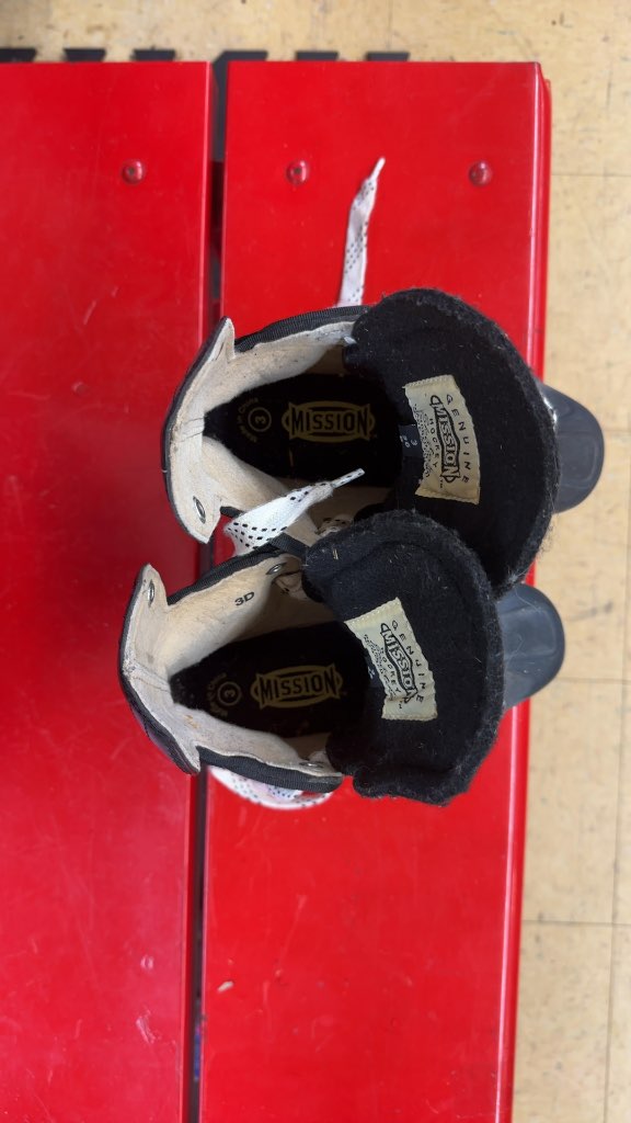 Mission Amp 7 Series Hockey Skates Used Size 3