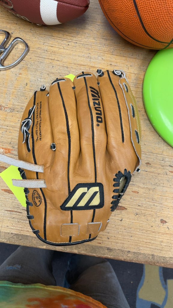 Mizuno 13" Left Hand Throw Baseball Glove