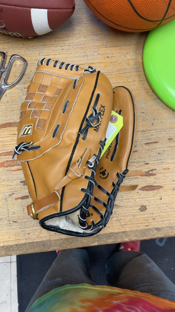 Mizuno 13" Left Hand Throw Baseball Glove