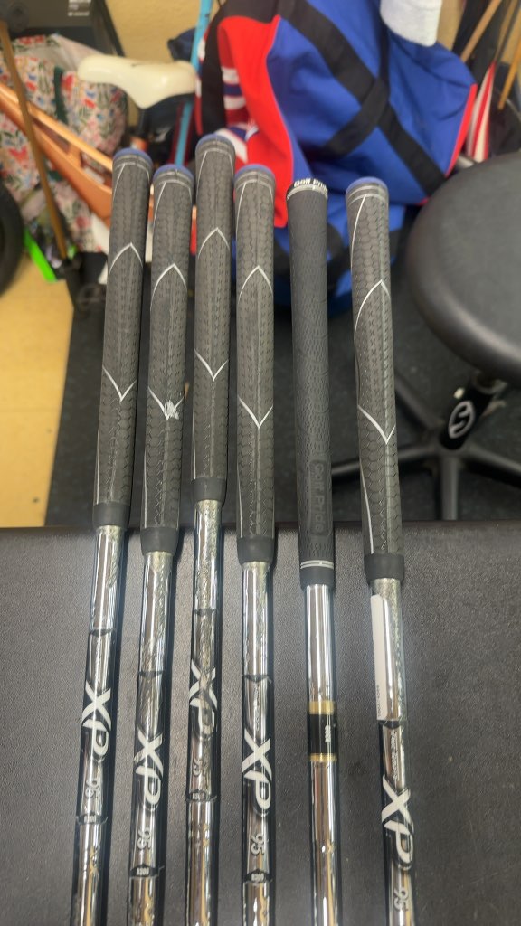Mizuno Iron Set JPX EZ Forged 6-GW
All clubs are JPX EZ with the exception of the G wedge that is a JPX 800