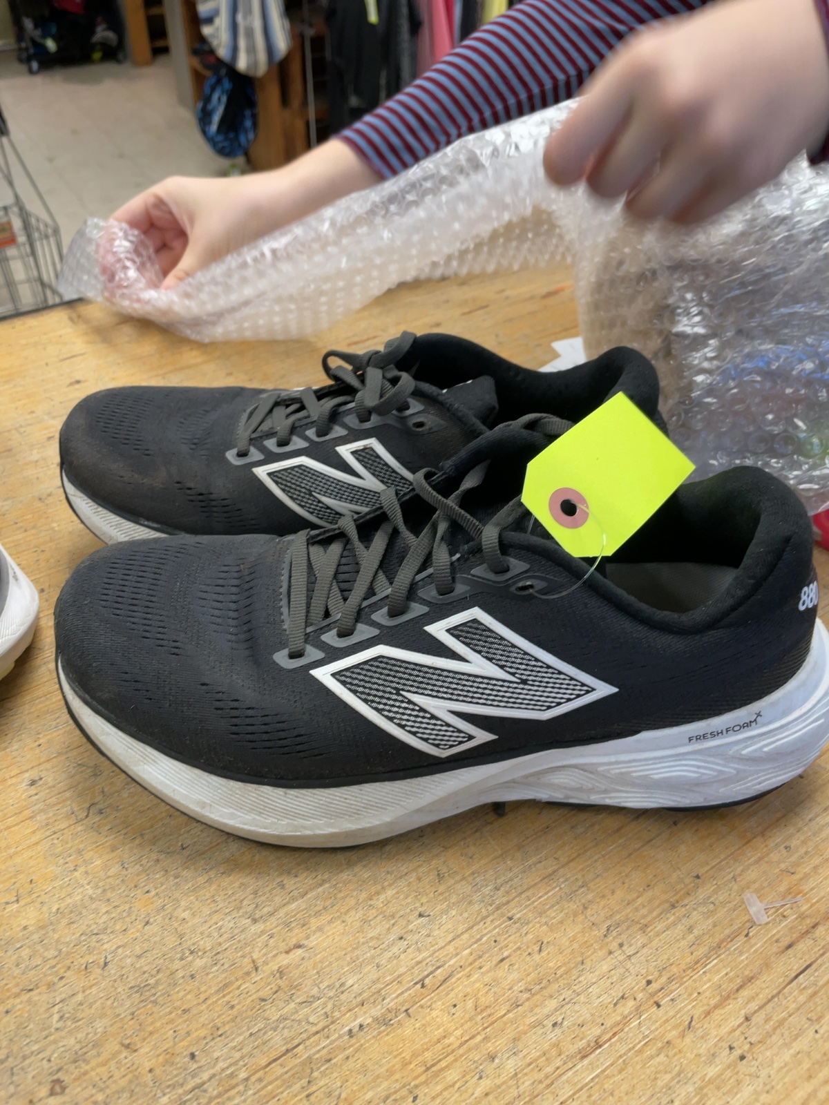 New Balance Fresh Foam 880 Running Shoes - Size 8.5