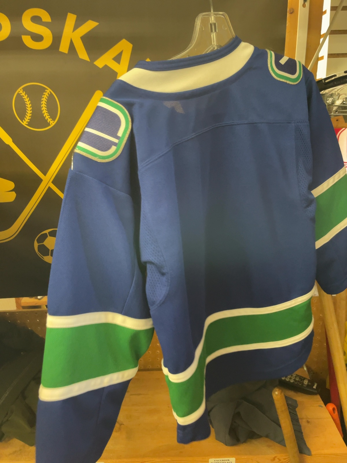 NHL Vancouver Canucks Junior S/M Blue Hockey Jersey