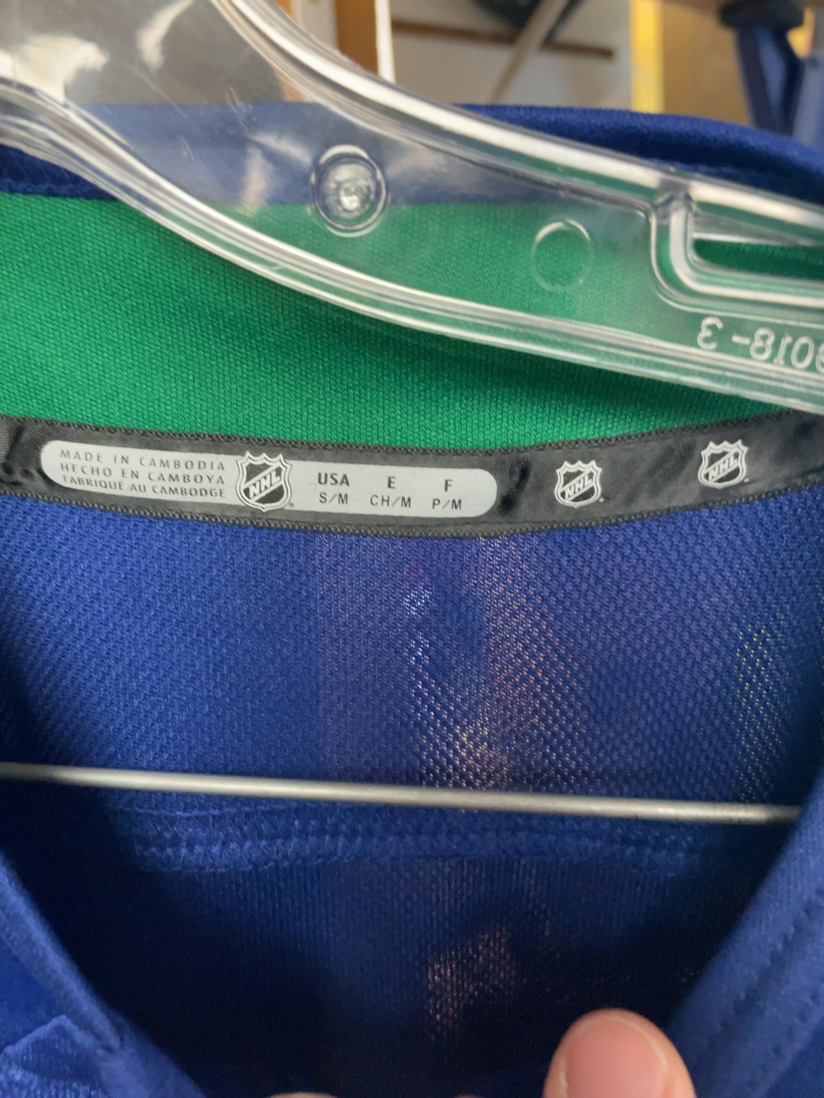 NHL Vancouver Canucks Junior S/M Blue Hockey Jersey