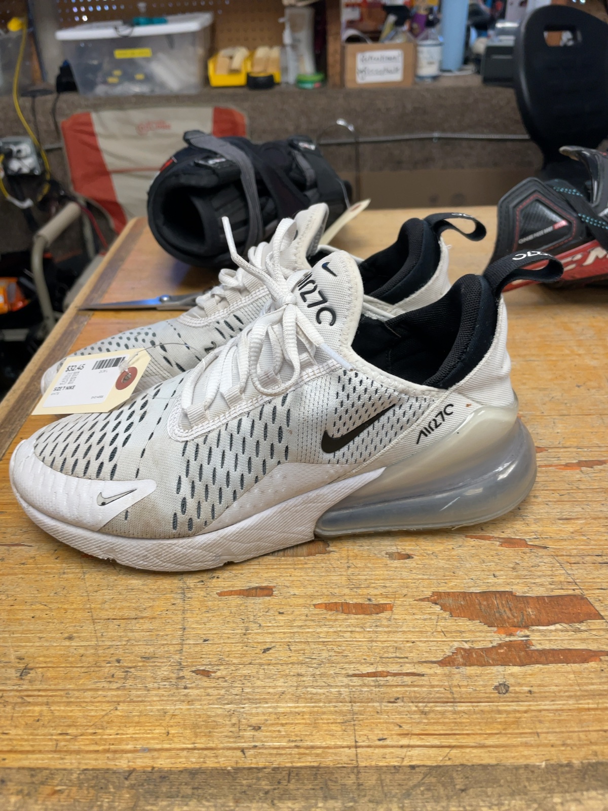 Nike Air 270 Size 7 White Sneakers