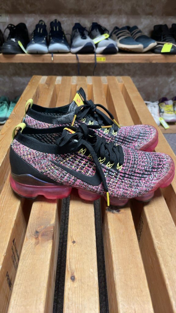 Nike Air Vapormax Flyknit 3 Pink Sneakers Size 8.5
