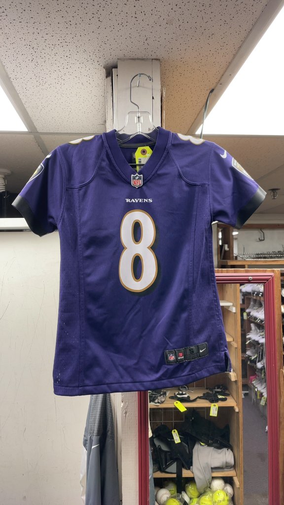 Nike Baltimore Ravens Lamar Jackson #8 Jersey - Youth Small