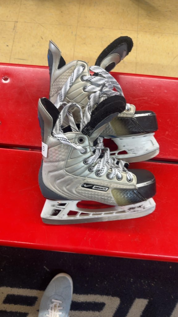 Nike Bauer Ice Hockey Skates FL-10 Used Size 3