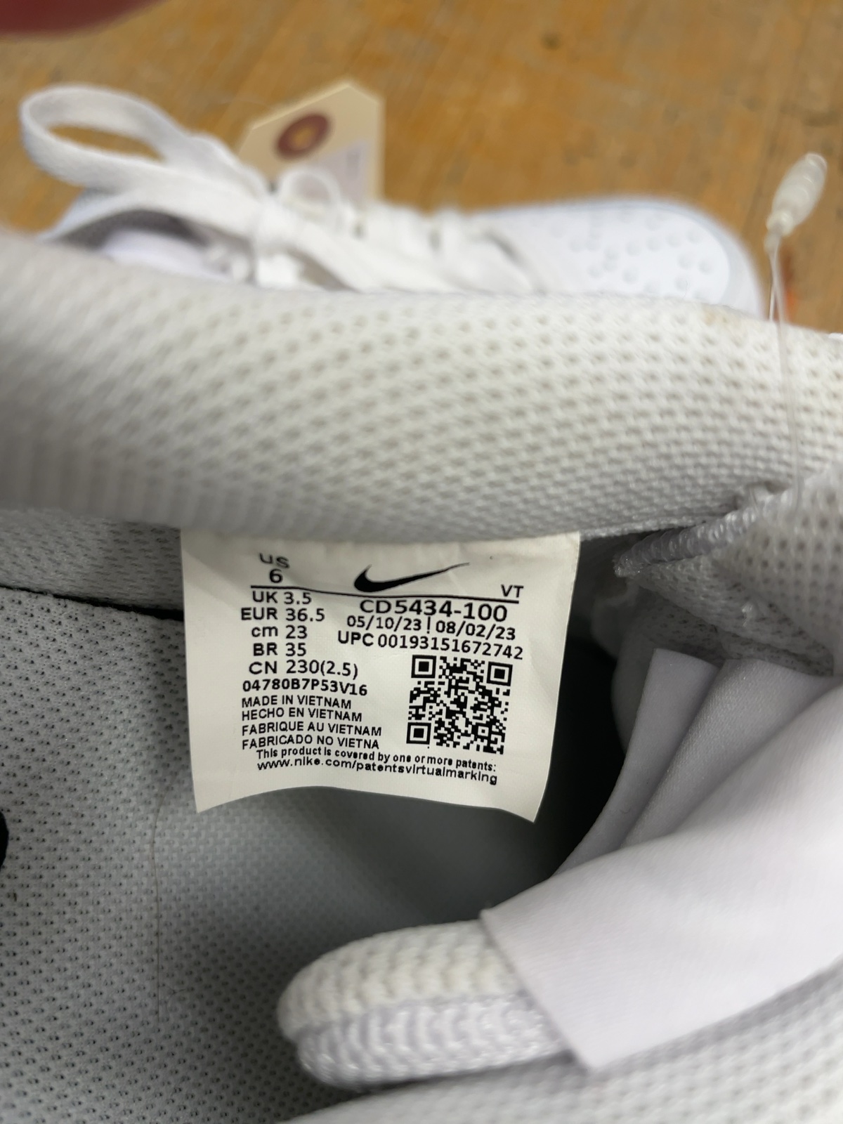 Nike Court Vision Low Size 6 US White Sneakers