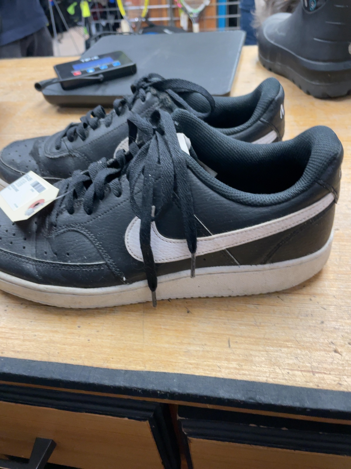 Nike Court Vision Low Size 9.5 Black/White Sneakers